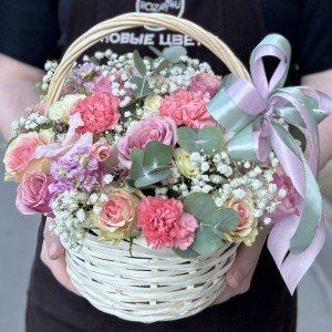 Букет дня в корзине Роскошный подарок